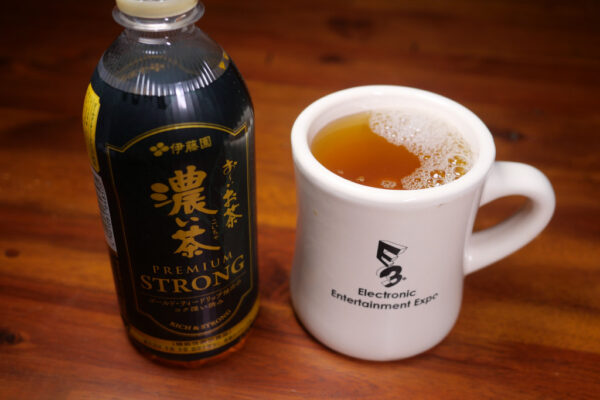 史上最強レベル！ 伊藤園「お～いお茶 濃い茶 PREMIUM STRONG」がハンパない件 / なんとカフェイン280！ カテキン1050！