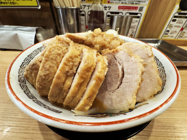 ラーメン豚山で「ガッツリとことん豚」を楽しみたいならコレが最適解