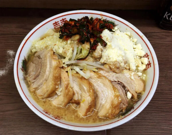 Snow Man佐久間大介がラーメン二郎に行った結果→ 小野賢章も反応→ うわー!!!