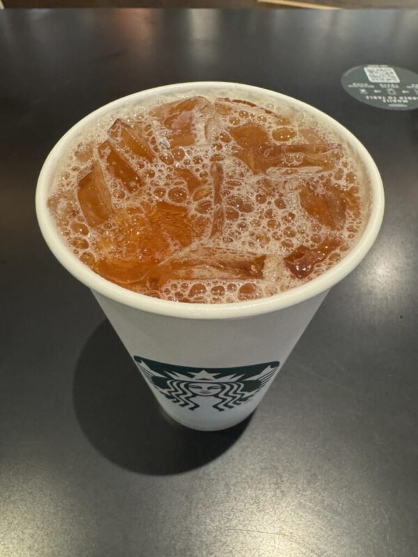 香港人が推してたスタバの「蜂蜜入りルビーグレープフルーツ紅茶」を飲んだ結果