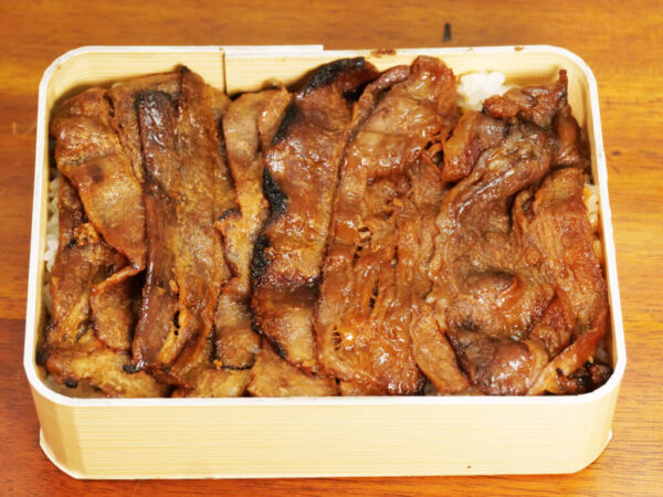 静岡最強だと信じて疑わない駅弁「あみ焼き弁当」の豚肉牛肉MIXバージョンを食べた結果