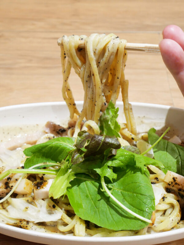 回転寿司屋「くら寿司」のスパゲッティは食べる者を回転させる