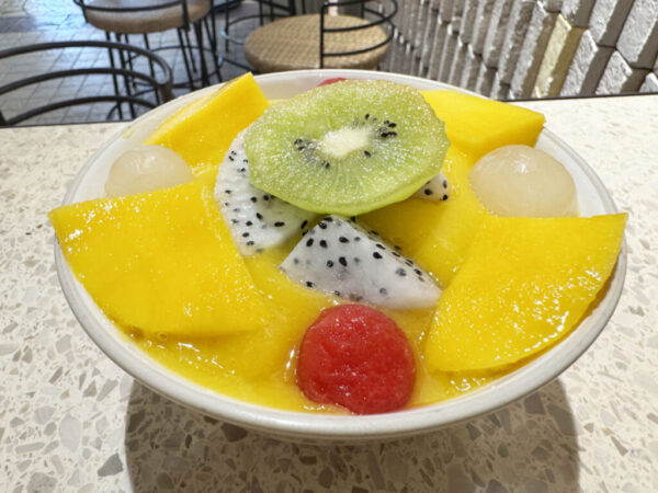 マンゴーまみれになりたかったら「マンゴタンゴ」でマンゴーを食べまくると良いですよ→ とろけるの