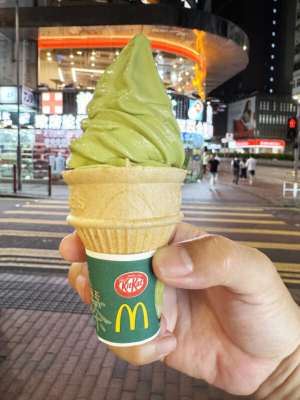 香港マクドナルドの「日本の宇治抹茶ソフトクリーム」が大人気