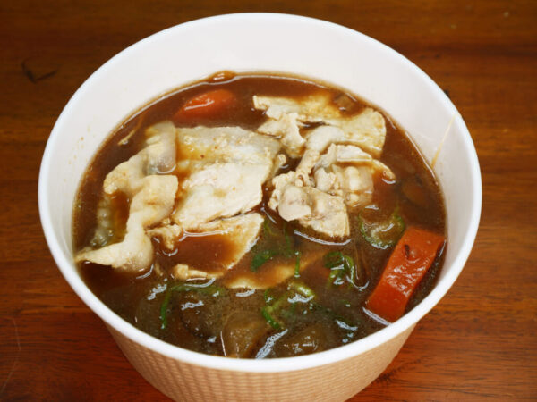 ファミマの新たな豚汁をぜんぶ食べてみた / 日本各地で違う味を発売中→ 食べた結果