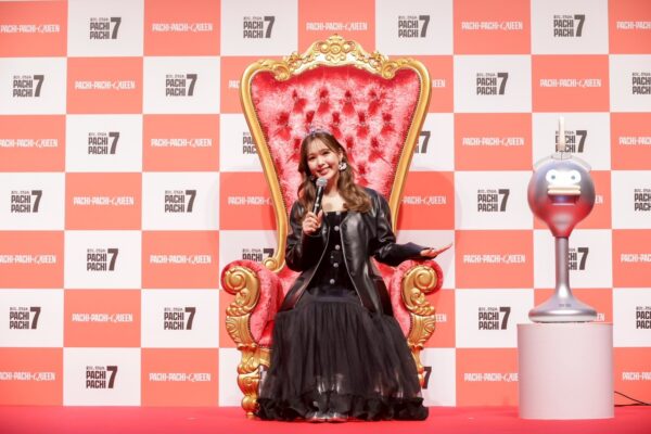 【衝撃】「裏のドン」藤田ニコルが爆誕！ はじめしゃちょー＆佐久間宣行がひれ伏すCM『PACHI-PACHI-7 Season 2』がガチでヤバい